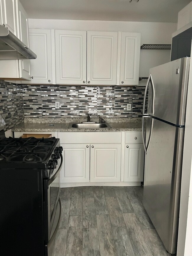 Building Photo - 344 Pavonia Ave