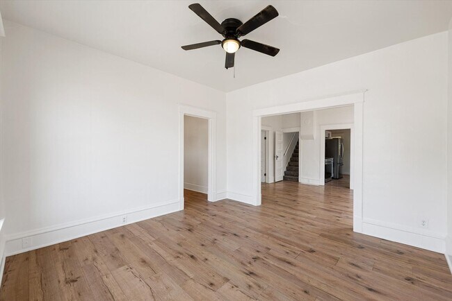 Building Photo - 1113 W Montgomery Ave