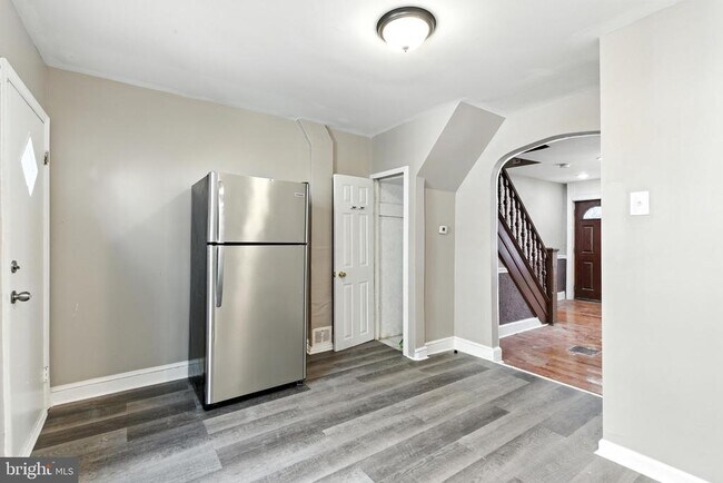 Building Photo - 144 N Dearborn St