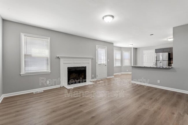 Building Photo - 4589 Fieldmoor Dr
