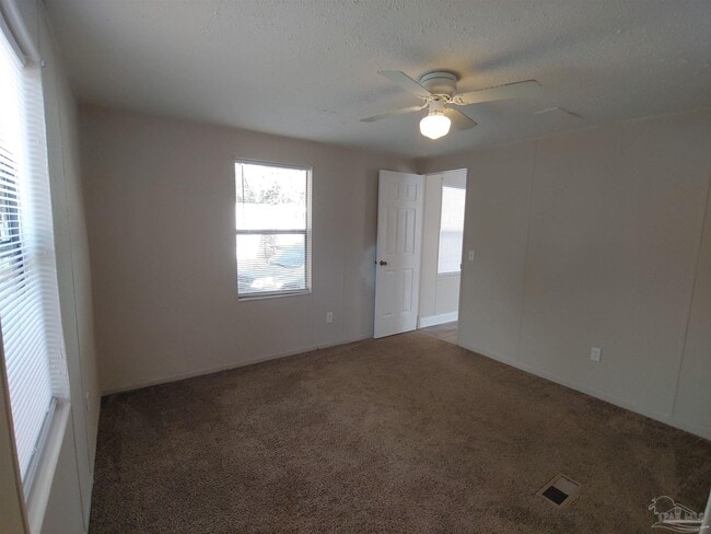 Building Photo - 2821 Hillcrest Ave