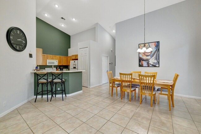 Building Photo - 9225 Wentworth Ln