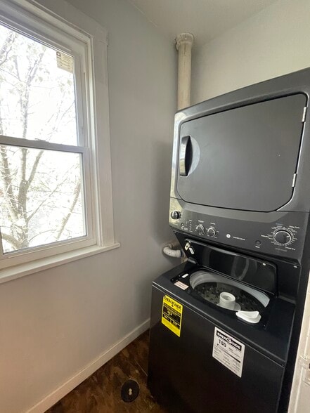 Building Photo - 918 W Gunnison St