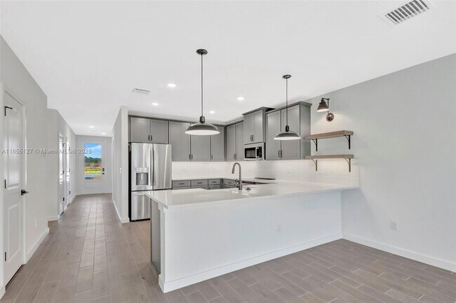 Building Photo - 301 Silver Sands Ln