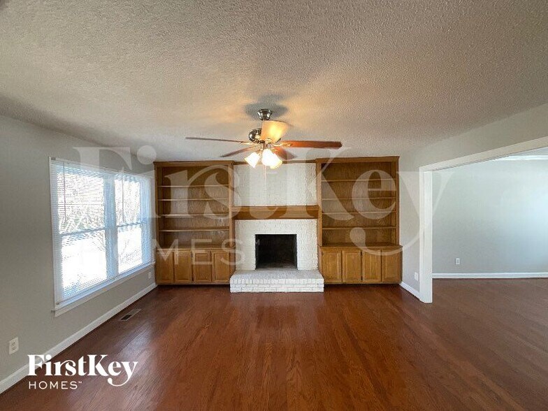 Building Photo - 3801 Blairwood St