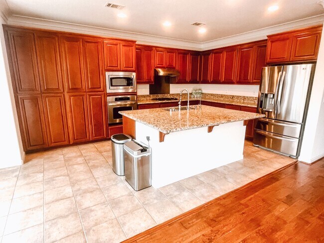 Building Photo - 2356 Cantalise Dr