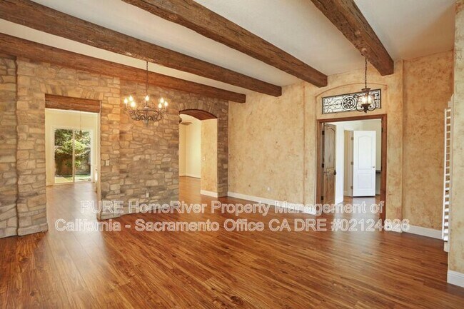 Building Photo - 12020 Gold Pointe Ln