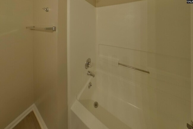 Building Photo - 424 Forest Grove Cir