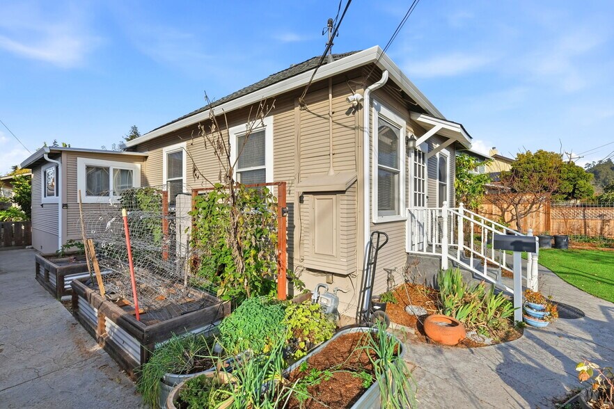 Building Photo - 603 Poplar Ave