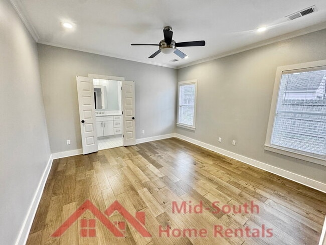 Building Photo - 441 Josephine St