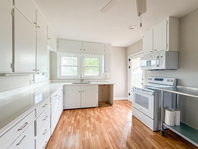 Building Photo - 267 Bodemann Ln