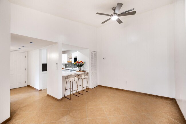 Building Photo - 927 N E St