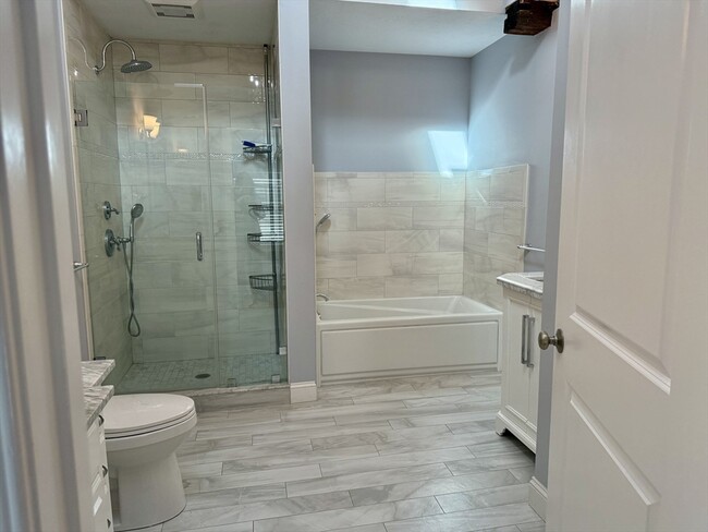 Building Photo - 722 Lowell St