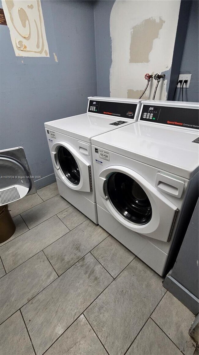 Building Photo - 496 NW 165th St