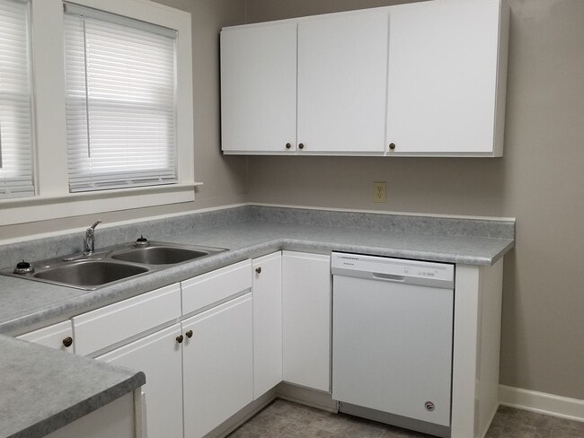 Building Photo - 182 W Euclid Ave