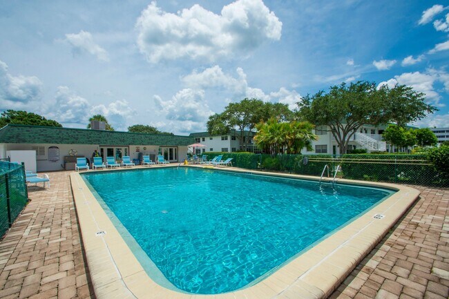 Building Photo - 2800 Indian River Blvd
