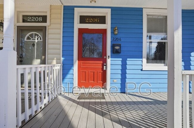 Building Photo - 2206 Parkwood Ave