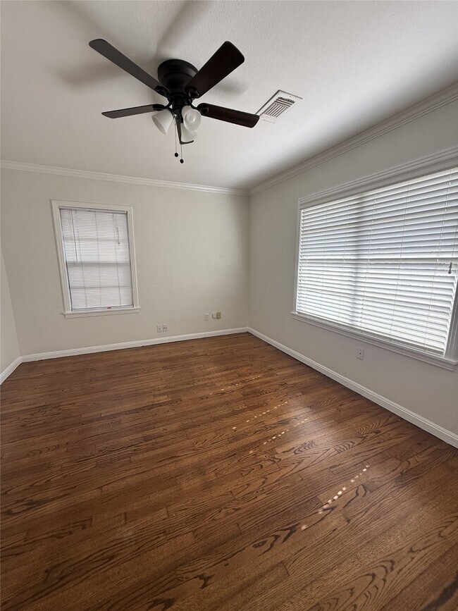 Building Photo - 1234 Gardenia Dr