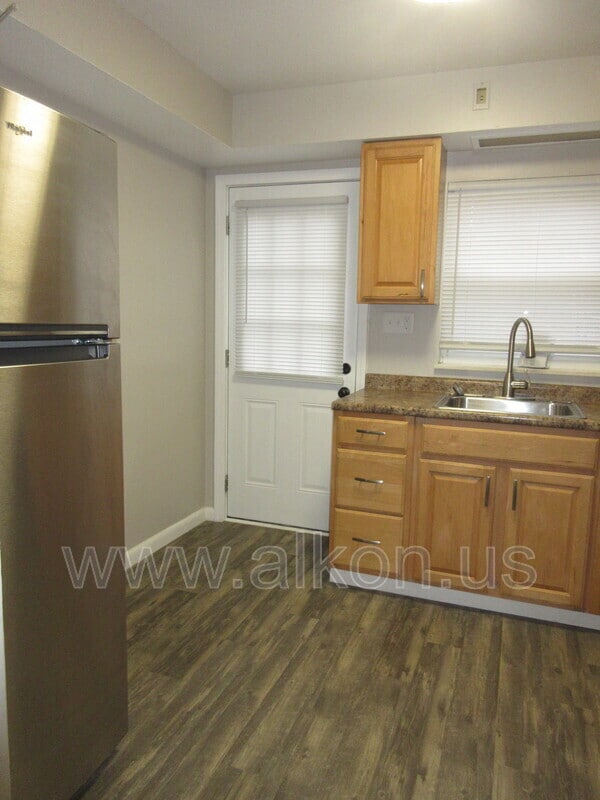 Building Photo - 2128 Eccles St