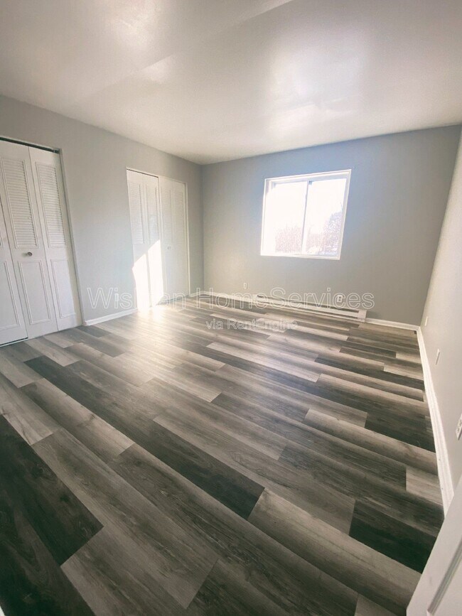 Building Photo - 204 Charleston Blvd