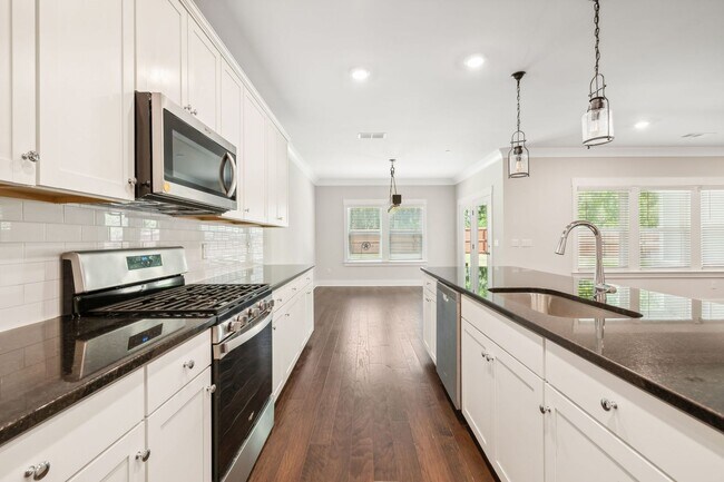 Building Photo - Nolensville home in the highly sought-afte...