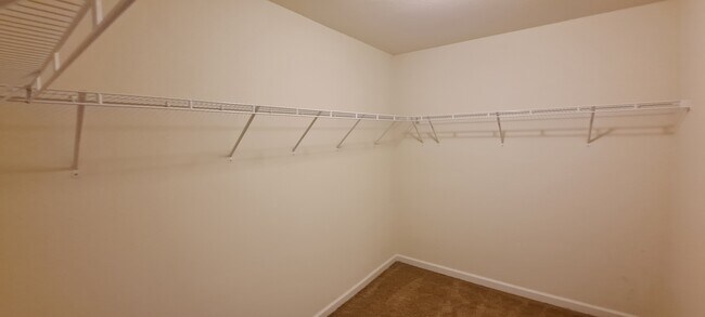 Building Photo - 1527 Sergeant Ln