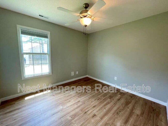 Building Photo - 460 Derby Ln