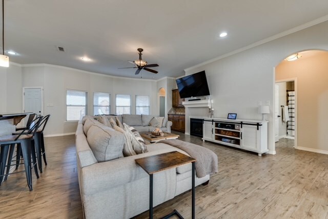 Building Photo - 7603 Canterbury St