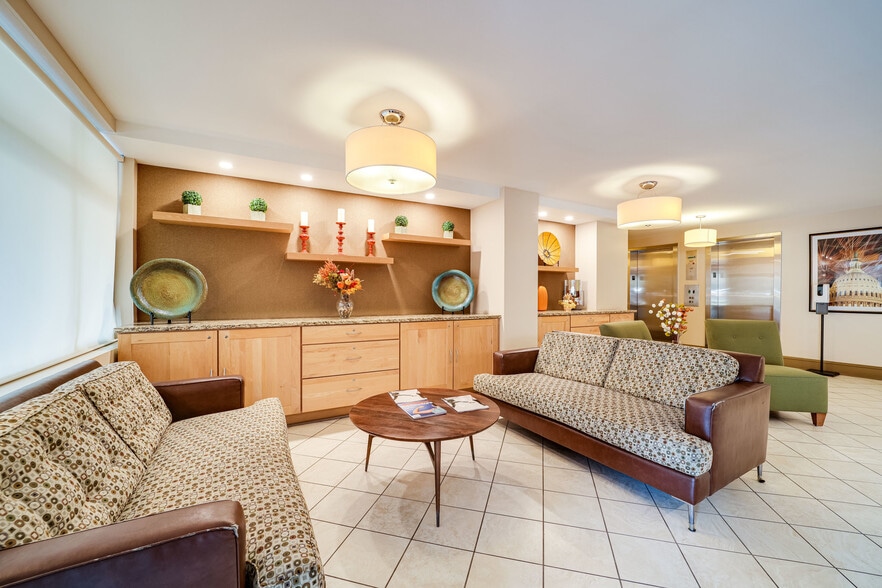 Lobby with 24 hour conceirge ! - 2401 H St NW