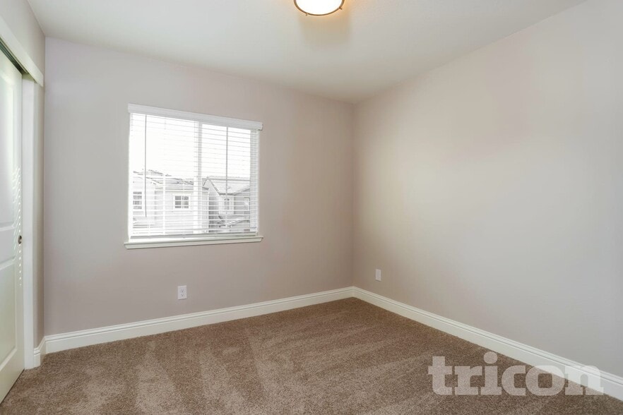 Building Photo - 1139 Victorian St