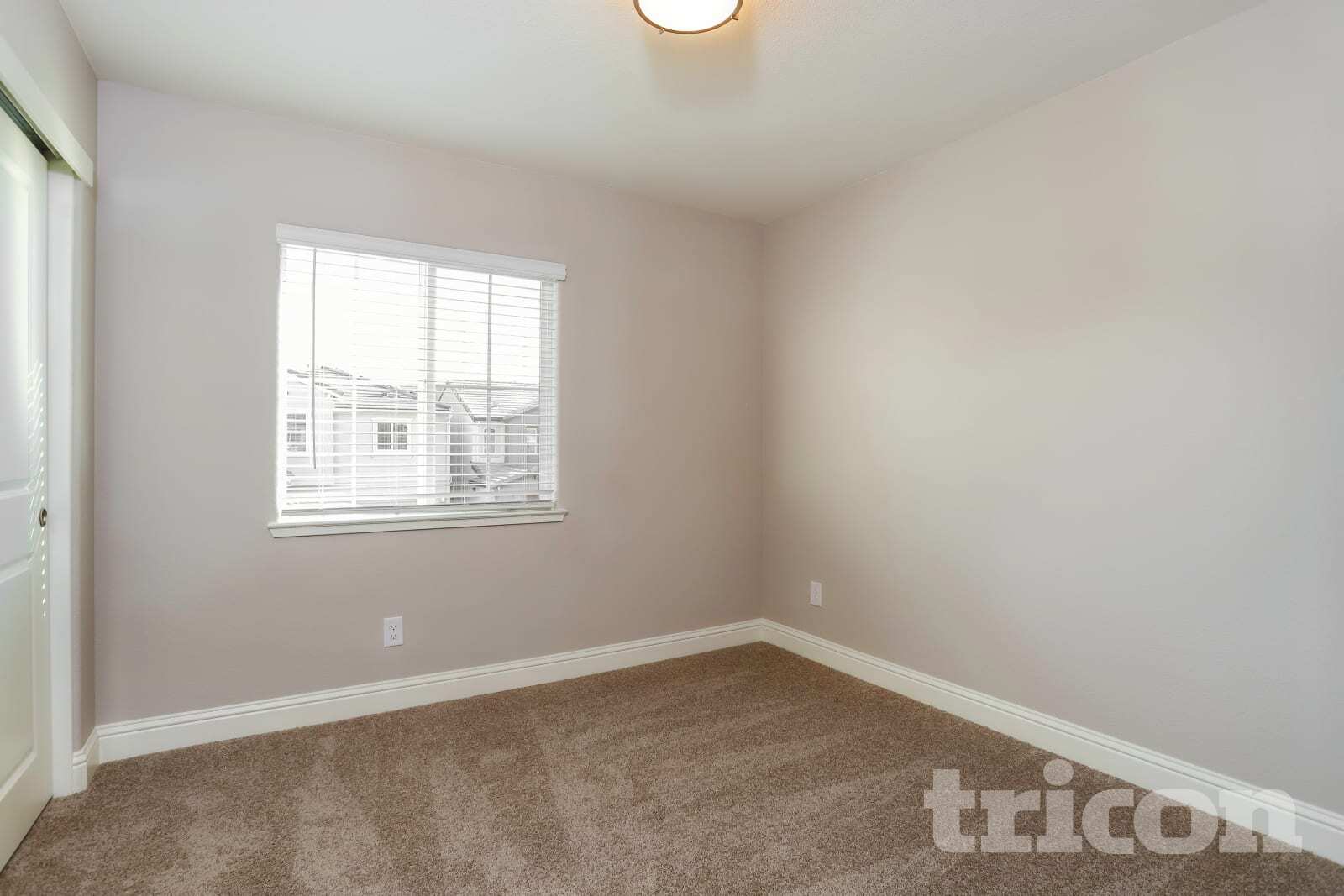 Building Photo - 1139 Victorian St