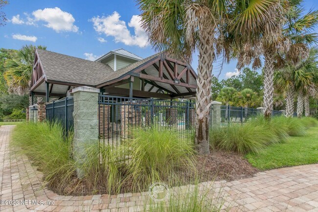 Building Photo - 222 Amistad Dr