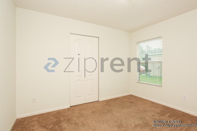 Building Photo - 15307 Bareback Dr