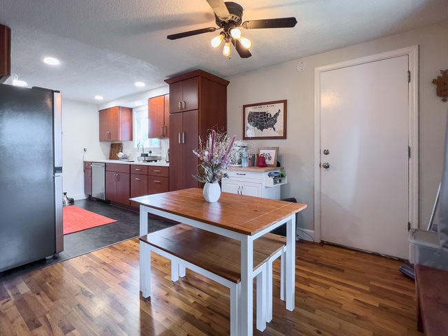 Building Photo - Charming and Cared for 3 bedroom, 1 bath home in the Brentwood-Darlington Neighborhood.