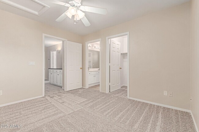 Building Photo - 2302 E Torrey Pines Pl