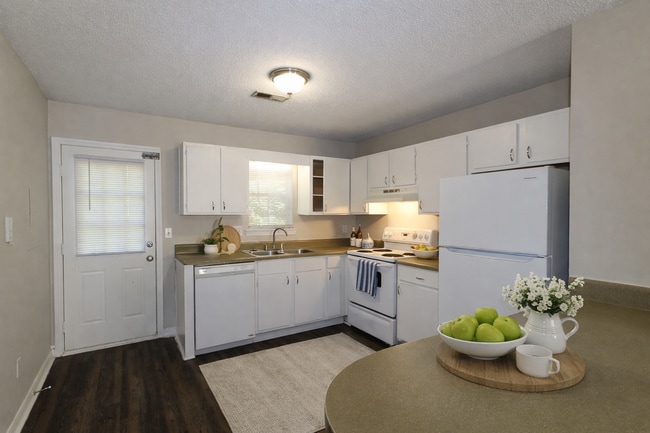 Interior Photo - Harbor Crossing