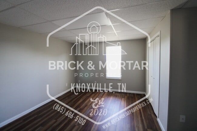 Building Photo - 1017 Clendenen Rd
