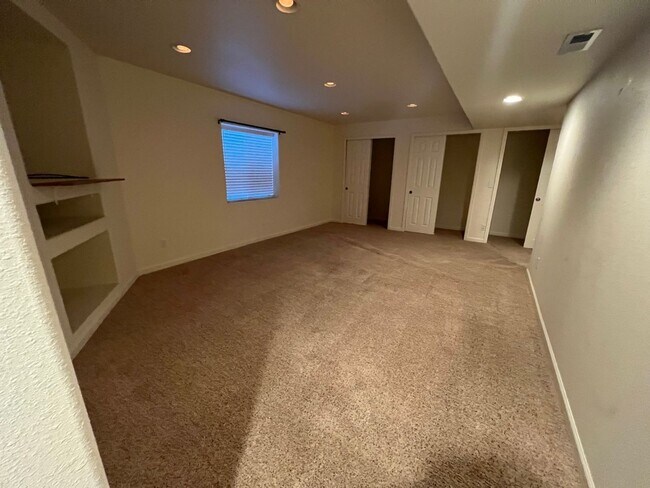 Building Photo - Literally One Block Away From Skyview Middle School