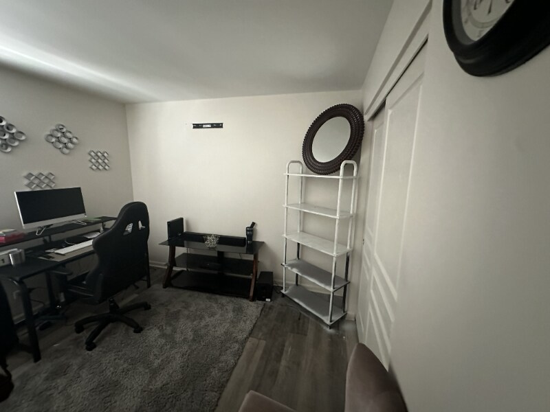 Building Photo - 1527 Yellowstone Dr