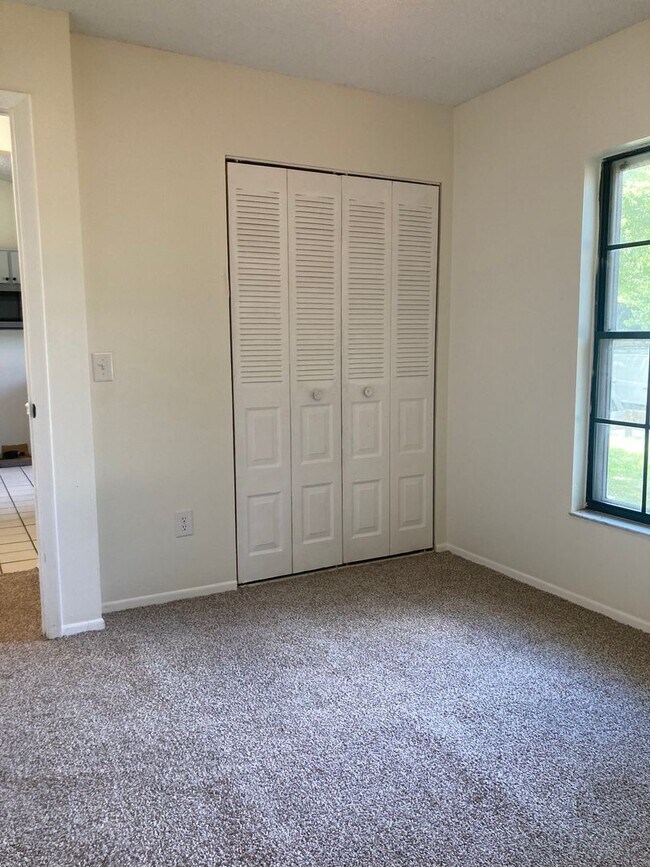 Building Photo - 2671 Bentley Dr
