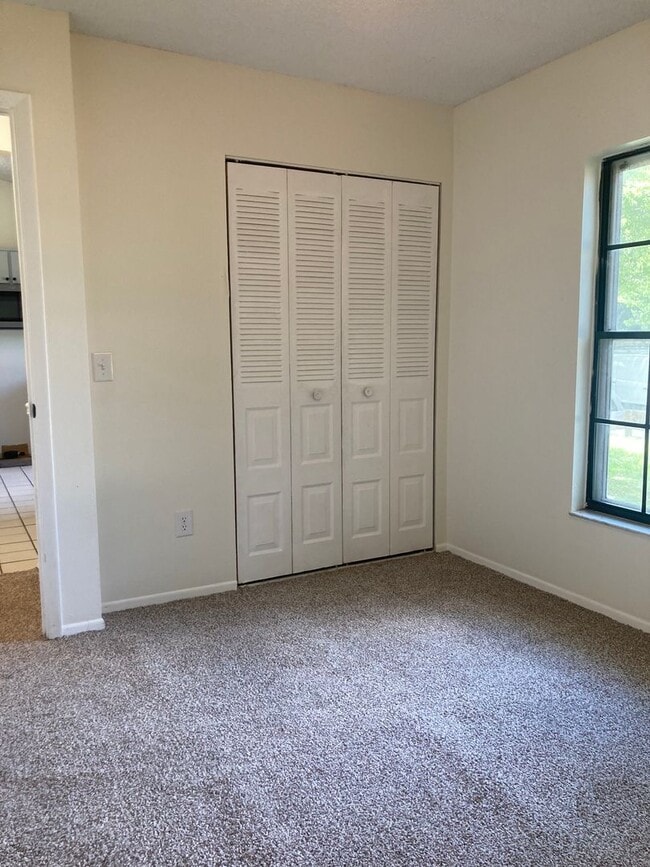 Building Photo - 3 Bed 2 Bath Home | Pet Friendly with Fenced in Yard | Washer Dryer Hook Ups | Section 8 Welcome