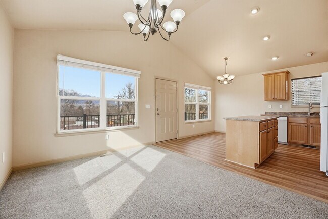 Building Photo - 944 E Moreno Ave