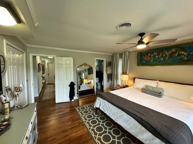 Building Photo - For Rent: Spacious 3 Bed + Office Home wit...