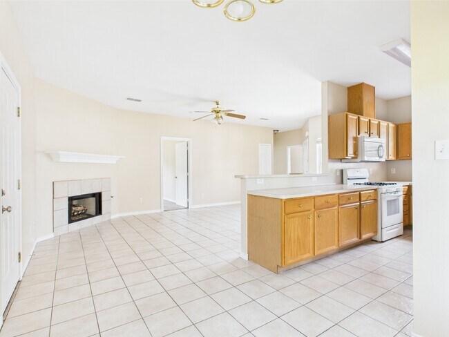 Building Photo - 612 Townplace Dr