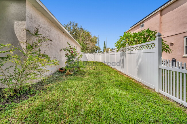 Building Photo - 1703 Open Field Loop