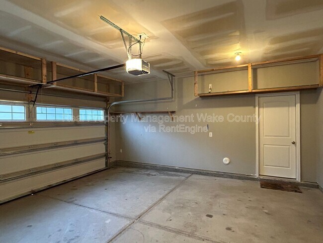 Building Photo - 238 Lynn Dr
