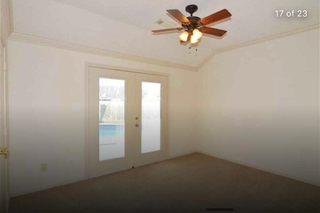 Building Photo - 414 Live Oak Ln