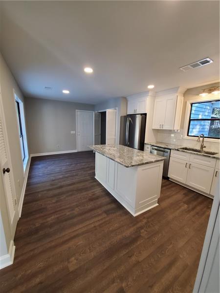 Building Photo - 2780 Burtz Dr