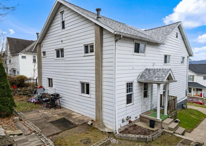 Building Photo - 412 Grove St