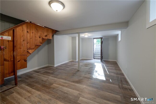 Building Photo - 927 Birmingham St